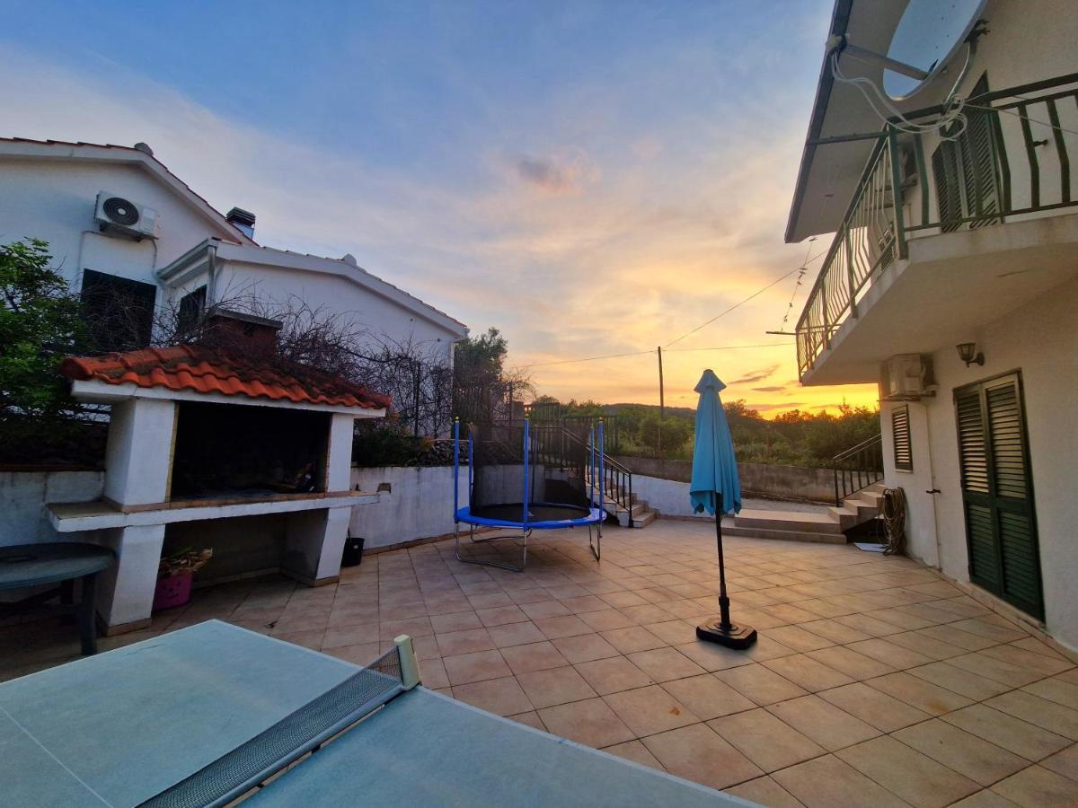 Holiday Home Nino With Amazing Swimming Pool スラティネ エクステリア 写真