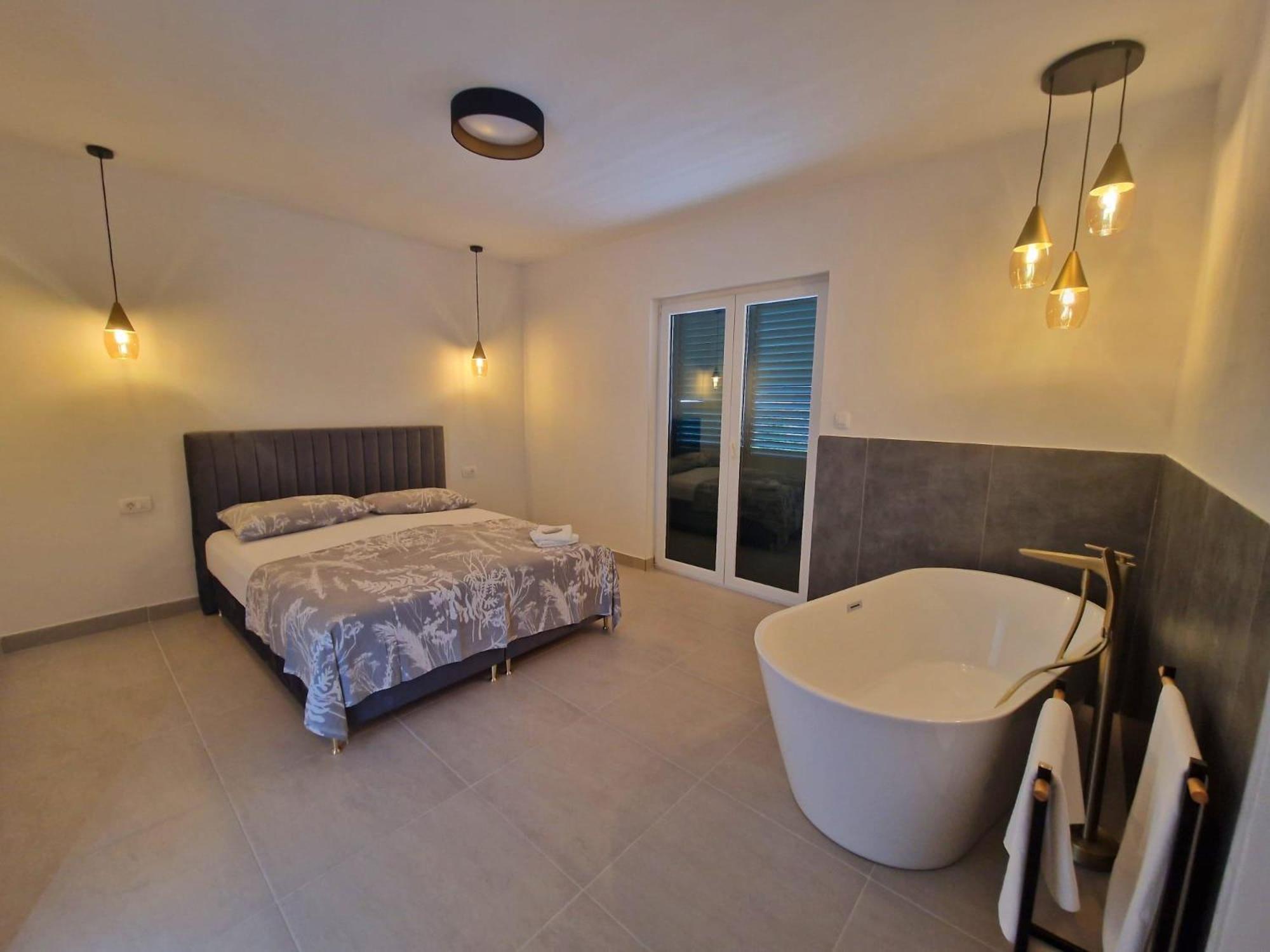 Holiday Home Nino With Amazing Swimming Pool スラティネ エクステリア 写真
